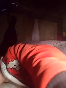  YooY  online show from November 24, 2025, 11:05 pm