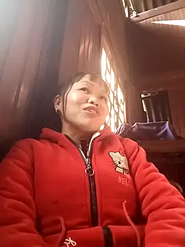  YooY  online show from November 22, 2025, 1:48 am