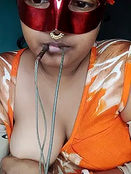 mimi87hoty online show from November 27, 2025, 4:51 pm