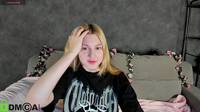 Sylvia Ortiz online show from November 9, 2025, 1:09 am