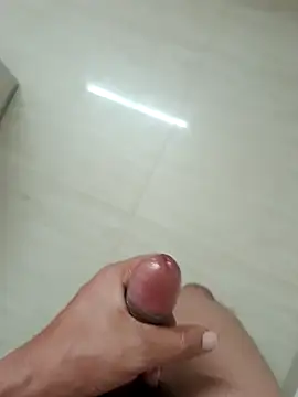 Snapshot of Cocomaza1 chatting on October 5, 2025, 6:37 am Cocomaza1 online show from October 5, 2025, 6:37 am