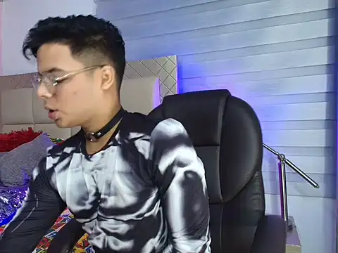 stewart mateo  online show from November 12, 2025, 2:04 am