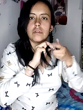 Snapshot of Queen_Ashly chatting on June 5, 2026, 2:27 am Queen Ashly online show from June 5, 2026, 2:27 am