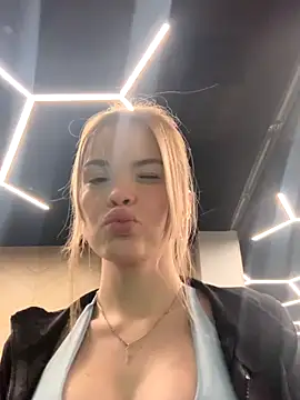 SMELLSEX online show from November 26, 2025, 7:14 pm