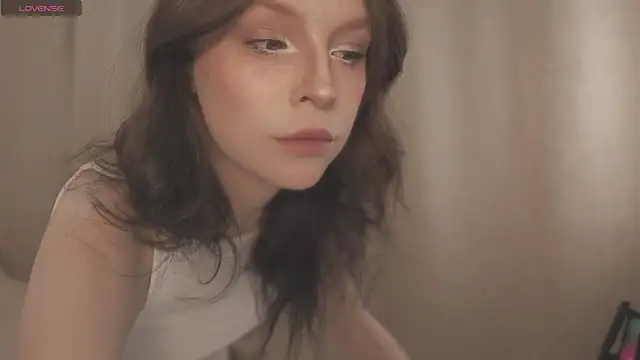 claire bennett online show from September 11, 2025, 2:33 am