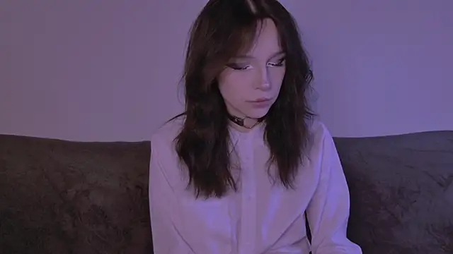 claire bennett online show from April 22, 2026, 1:45 am