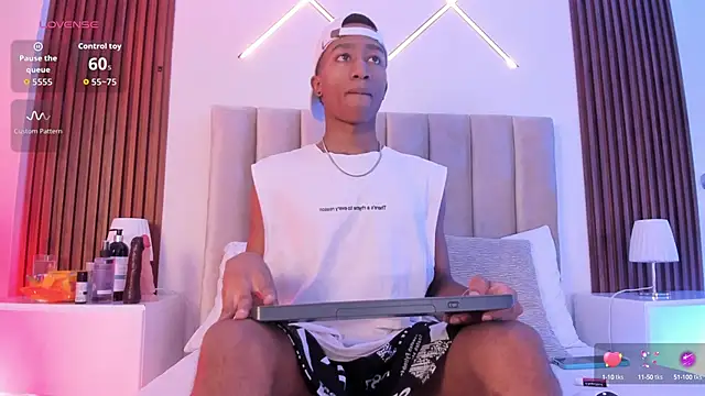 Snapshot of SammyAdams_ chatting on September 29, 2025, 9:09 pm SammyAdams online show from September 29, 2025, 9:09 pm