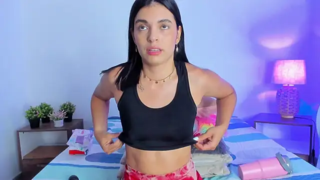 hailey hadid online show from October 16, 2025, 7:00 pm