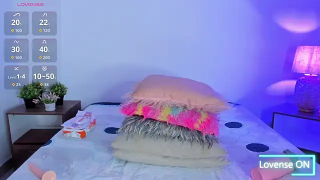 hailey hadid online show from September 30, 2025, 6:58 pm