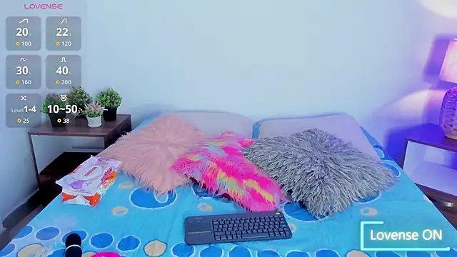 hailey hadid online show from September 29, 2025, 6:57 pm