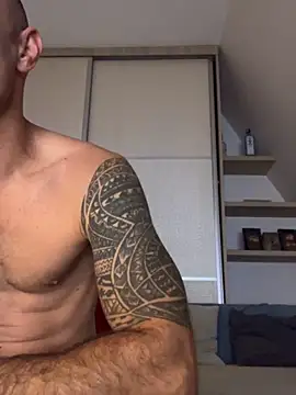 Enriko Aisah2025 online show from October 1, 2025, 9:07 pm