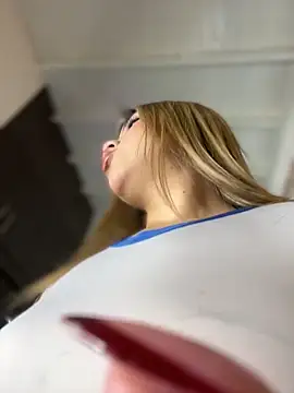 Snapshot of AngelBlushXXX chatting on December 18, 2025, 10:02 pm AngelBlushXXX online show from December 18, 2025, 10:02 pm