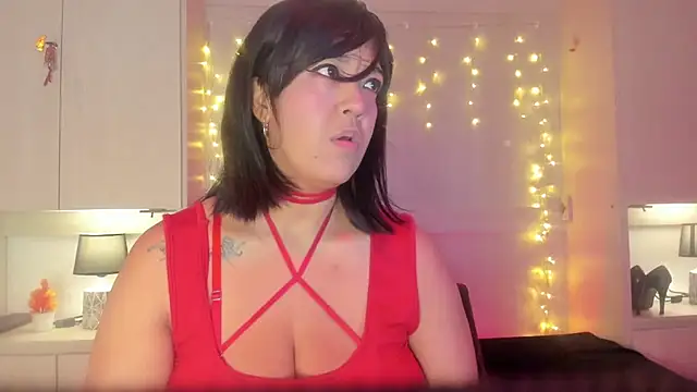 VickyRuiz  online show from April 27, 2026, 7:34 pm