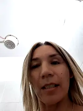 Snapshot of Ms_lunaRose chatting on June 17, 2026, 3:44 pm Ms lunaRose online show from June 17, 2026, 3:44 pm