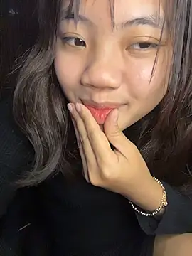 Kouis999 online show from February 19, 2026, 4:42 am