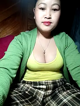 maycuc123 online show from January 6, 2026, 12:47 am