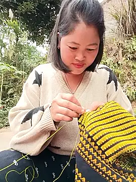 maycuc123 online show from December 14, 2025, 8:09 am