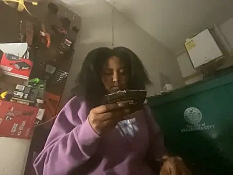 princesslivv online show from October 24, 2025, 7:02 pm