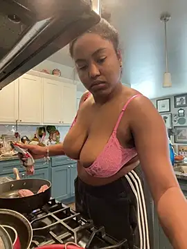 princesslivv online show from March 28, 2026, 9:49 pm