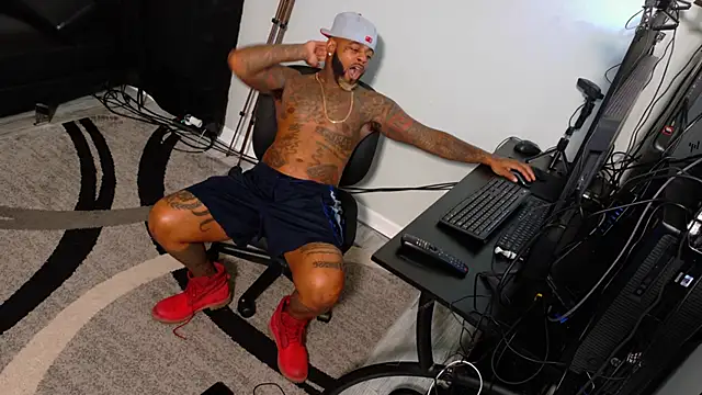 SLANGONDEMHOES online show from November 7, 2025, 3:05 pm