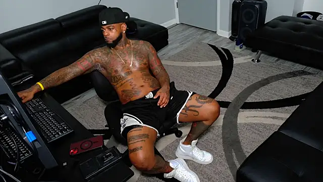 Snapshot of SLANGONDEMHOES chatting on February 5, 2026, 10:05 pm SLANGONDEMHOES online show from February 5, 2026, 10:05 pm