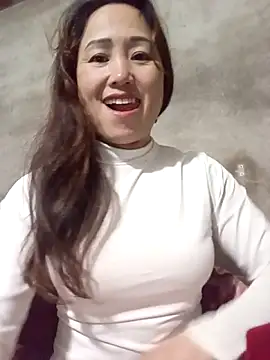 Snapshot of Fienjr chatting on February 6, 2026, 9:27 am Fienjr online show from February 6, 2026, 9:27 am