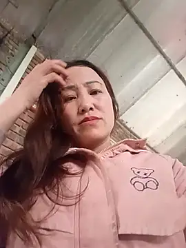 Snapshot of Fienjr chatting on December 19, 2025, 12:14 am Fienjr online show from December 19, 2025, 12:14 am