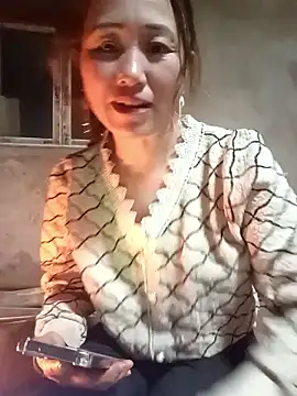 Snapshot of Fienjr chatting on January 8, 2026, 12:44 pm Fienjr online show from January 8, 2026, 12:44 pm