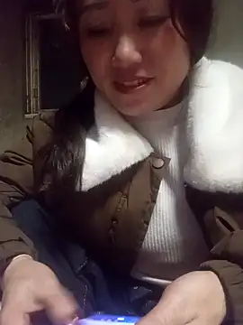 Snapshot of Fienjr chatting on February 18, 2026, 12:56 pm Fienjr online show from February 18, 2026, 12:56 pm