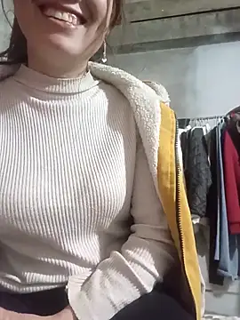 Snapshot of Fienjr chatting on February 11, 2026, 1:22 pm Fienjr online show from February 11, 2026, 1:22 pm