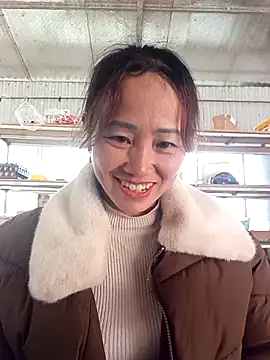 Snapshot of Fienjr chatting on December 23, 2025, 6:34 am Fienjr online show from December 23, 2025, 6:34 am