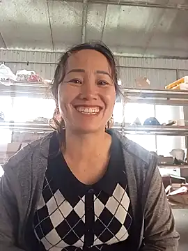 Snapshot of Fienjr chatting on December 18, 2025, 4:06 am Fienjr online show from December 18, 2025, 4:06 am