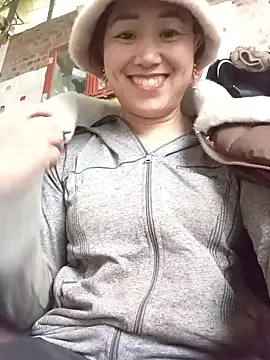 Snapshot of Fienjr chatting on January 12, 2026, 10:11 am Fienjr online show from January 12, 2026, 10:11 am