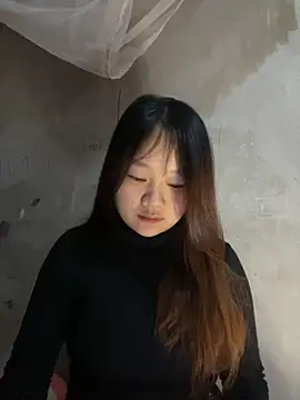 Hinne07 online show from November 29, 2025, 3:23 pm