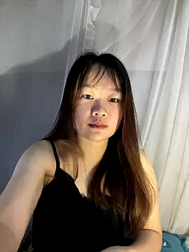 Hinne07 online show from November 17, 2025, 12:47 am