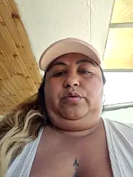 curvy diva  online show from February 5, 2026, 2:46 pm