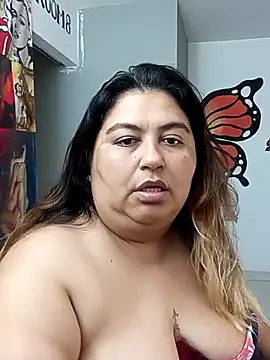 curvy diva  online show from December 5, 2025, 11:20 am