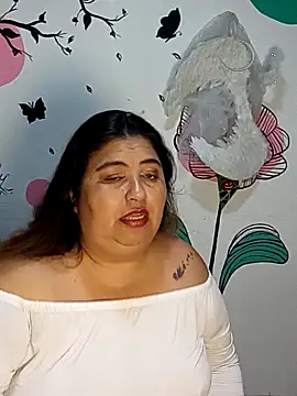 curvy diva  online show from November 27, 2025, 11:32 am