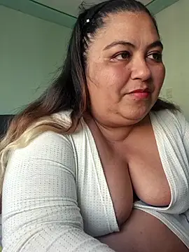 curvy diva  online show from February 9, 2026, 9:57 pm