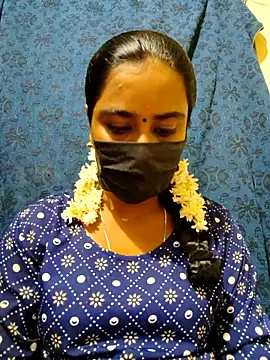 mini-queen online show from November 24, 2025, 6:08 pm