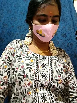 Snapshot of mini-queen chatting on January 18, 2026, 12:19 pm mini-queen online show from January 18, 2026, 12:19 pm