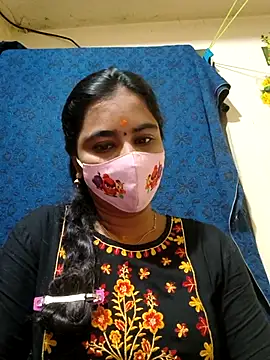 Snapshot of mini-queen chatting on February 24, 2026, 10:27 am mini-queen online show from February 24, 2026, 10:27 am