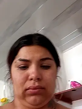 snow belle online show from November 17, 2025, 4:33 pm