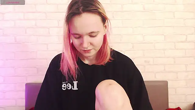 Ericha Stone online show from February 18, 2026, 1:36 am