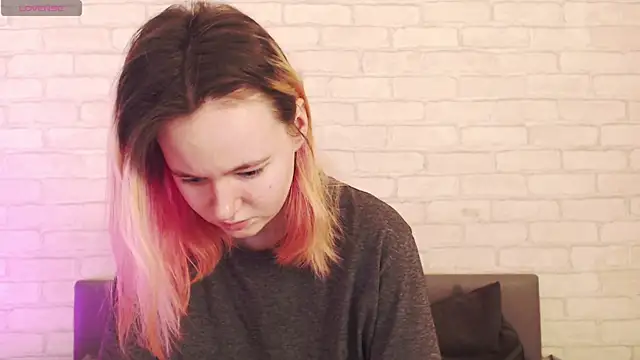 Ericha Stone online show from April 10, 2026, 1:34 am