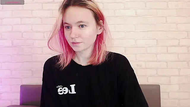 Ericha Stone online show from February 4, 2026, 2:39 am