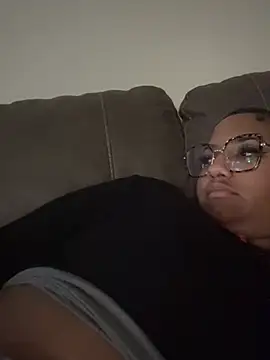 StylishEchium online show from April 11, 2026, 7:45 am