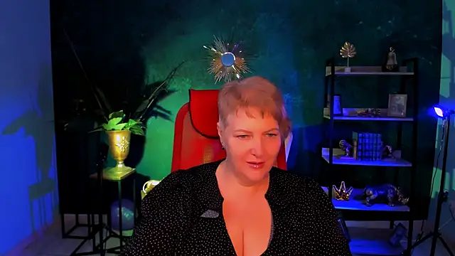 MaryMogan online show from November 7, 2025, 8:41 am