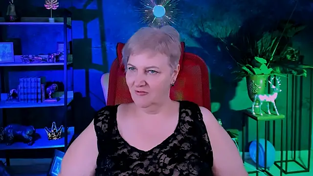 MaryMogan online show from November 25, 2025, 5:35 pm