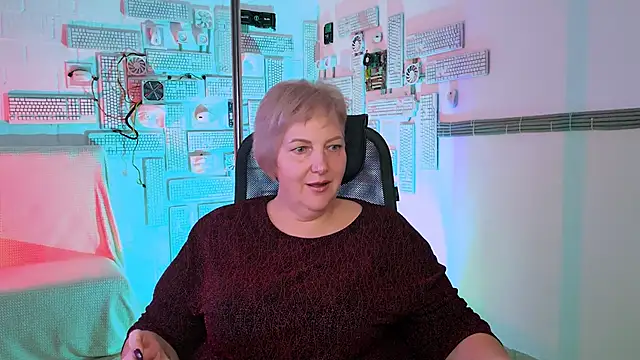 MaryMogan online show from November 26, 2025, 3:01 pm